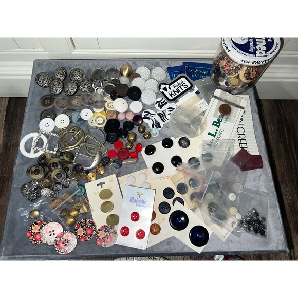 1500+ Vintage Buttons and Beads Set, DIY Craft Lot, Sewing lot, jewelry bead bun - Picture 4 of 12